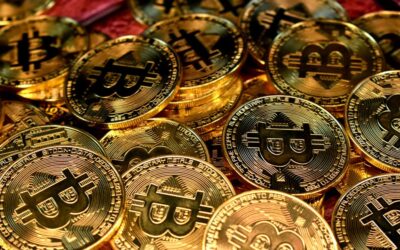 Bitcoin nuovi massimi, supera i 111.000 dollari, è boom grazie a ETF e nuove leggi USA